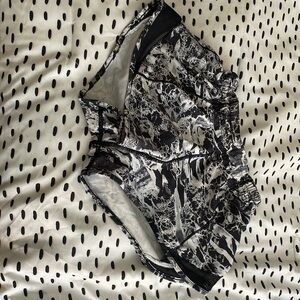 lulu hotty hots low rise 2.5